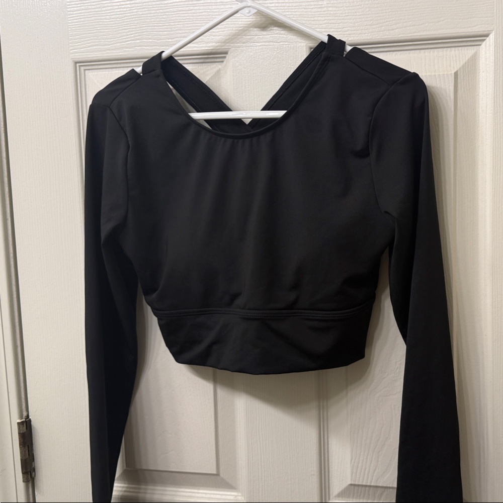 Activewear Black Cross-Back Crop Top